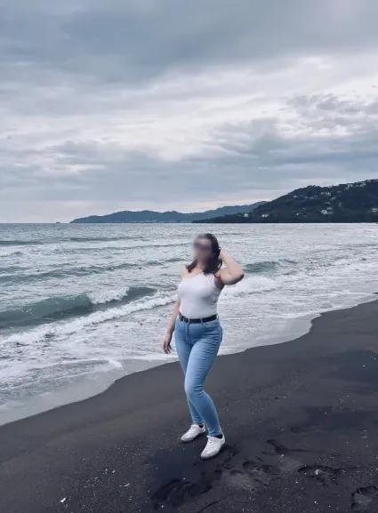 Amira, 21