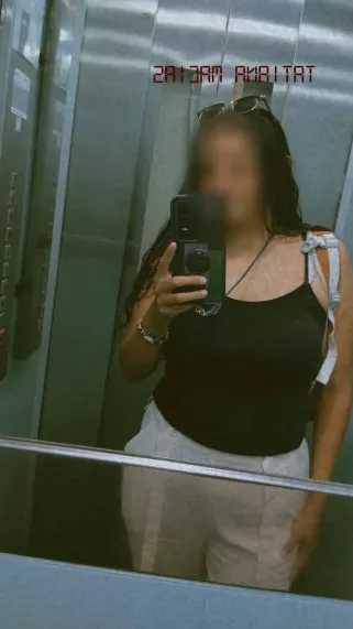 Carla, 30