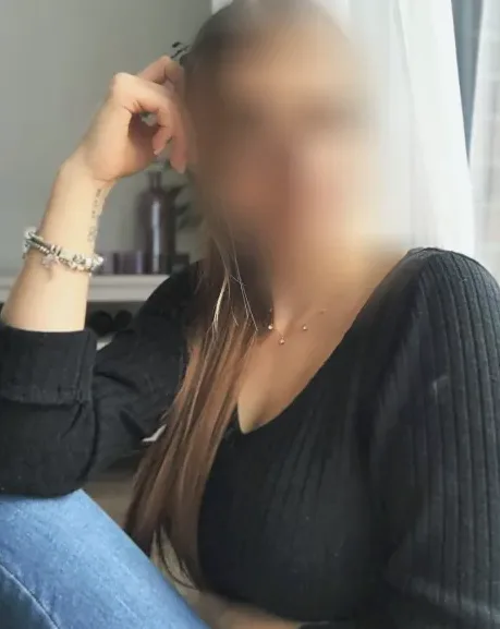 Ela, 30