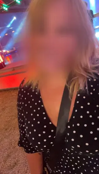 Emma, 28