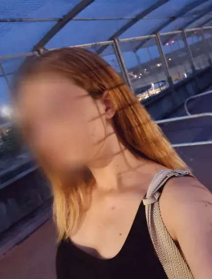 Helena, 23