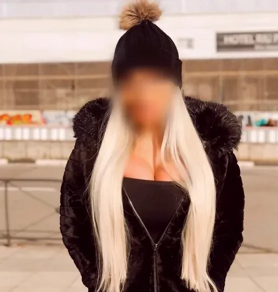 Josephine, 35