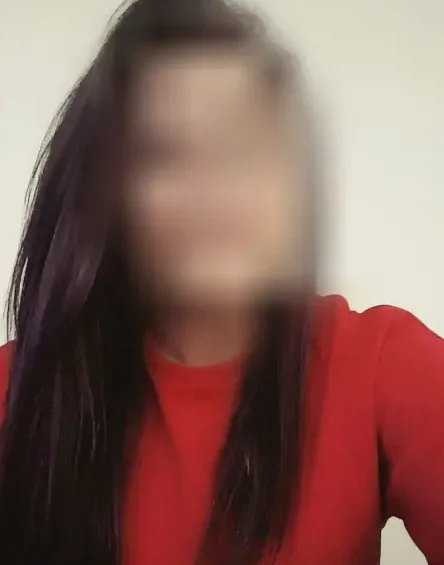 Juliane, 33