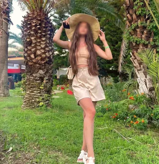 Lena, 23