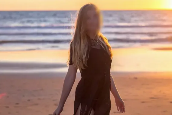 Manuela, 32