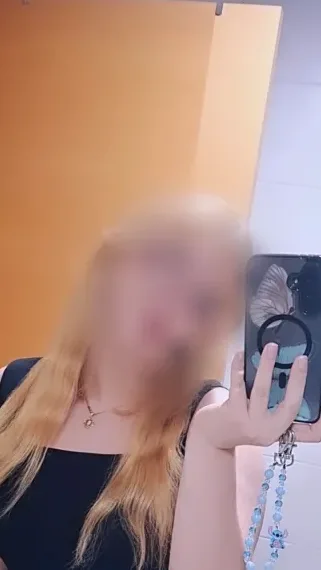 Marie, 26