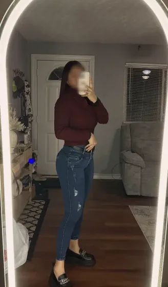 Nicole, 29