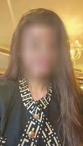 Selina, 37
