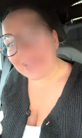 Viktoria, 27